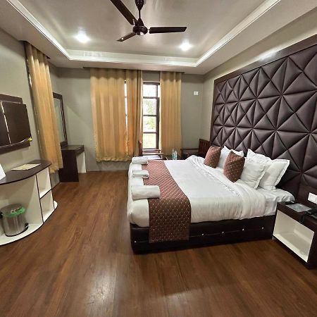 Fair Mount, Airport Road, Humhama Srinagar Hotel Екстериор снимка
