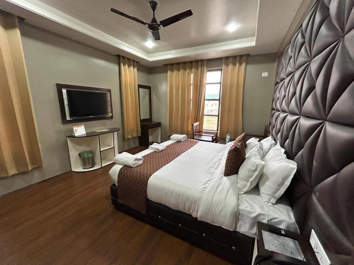 Fair Mount, Airport Road, Humhama Srinagar Hotel Екстериор снимка