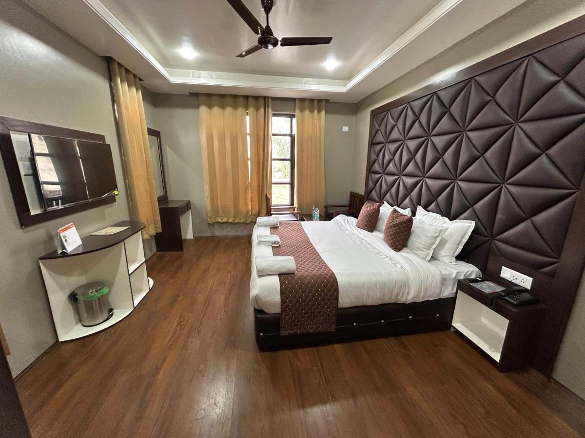 Fair Mount, Airport Road, Humhama Srinagar Hotel Екстериор снимка