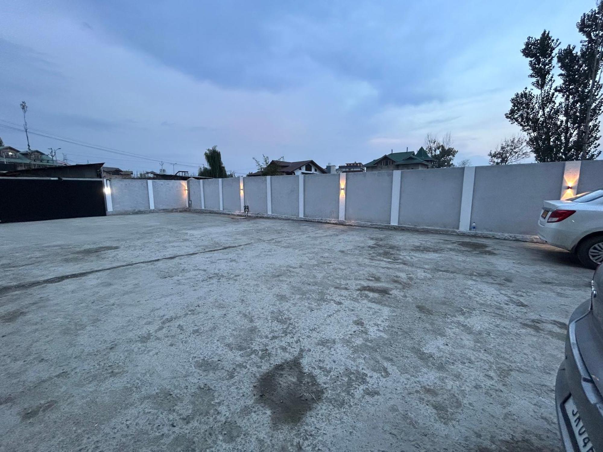Fair Mount, Airport Road, Humhama Srinagar Hotel Екстериор снимка