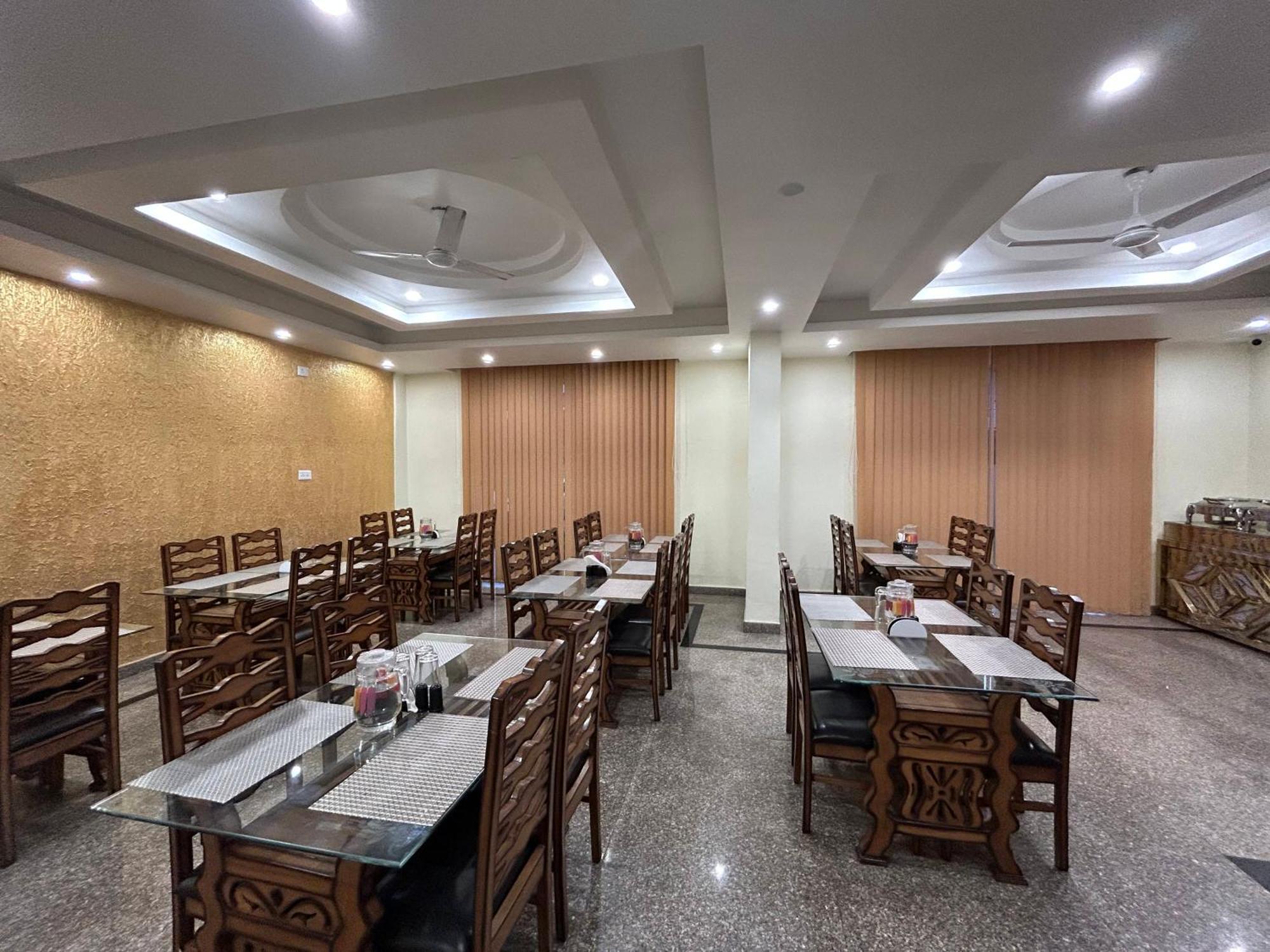 Fair Mount, Airport Road, Humhama Srinagar Hotel Екстериор снимка