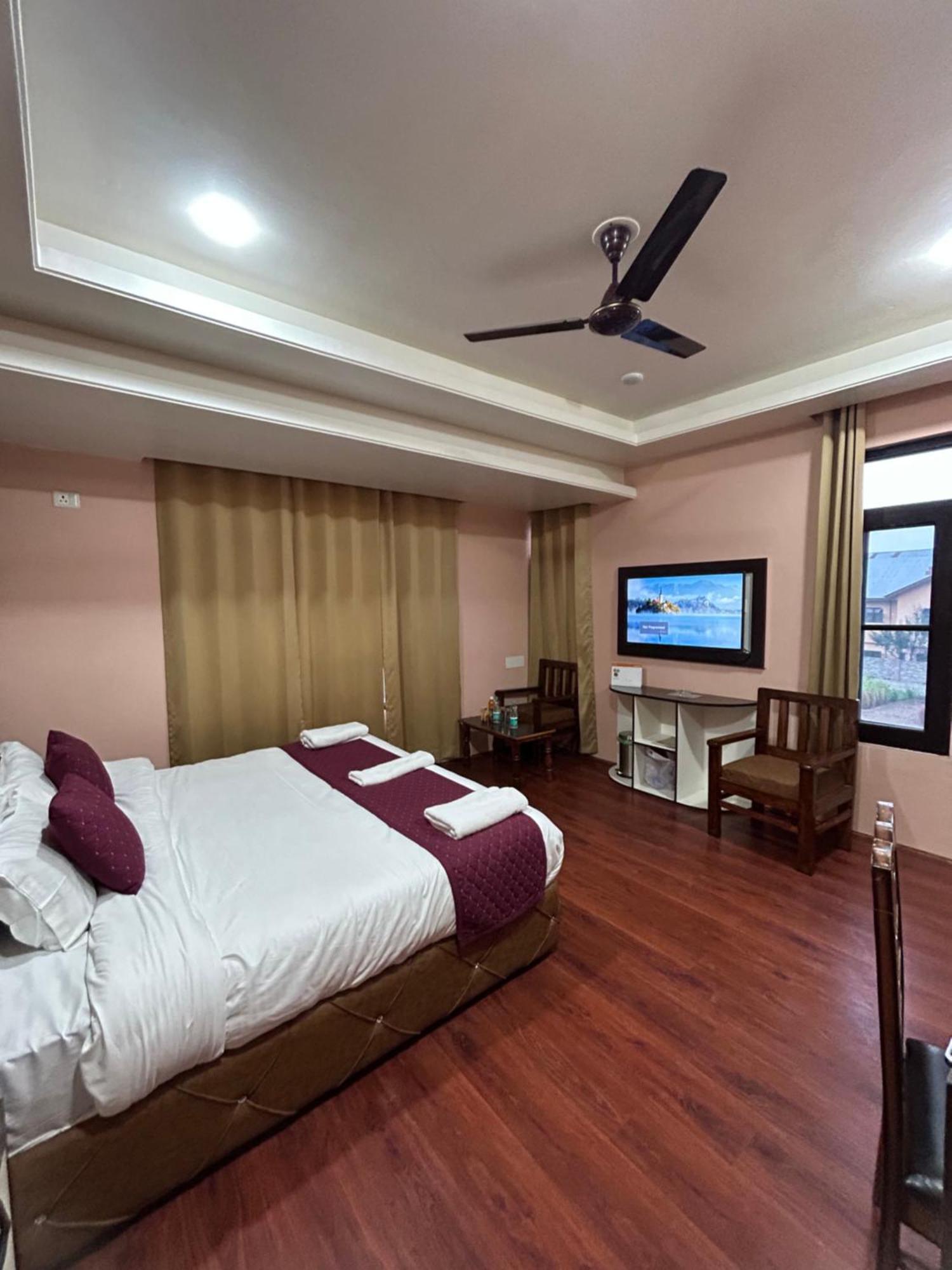 Fair Mount, Airport Road, Humhama Srinagar Hotel Екстериор снимка