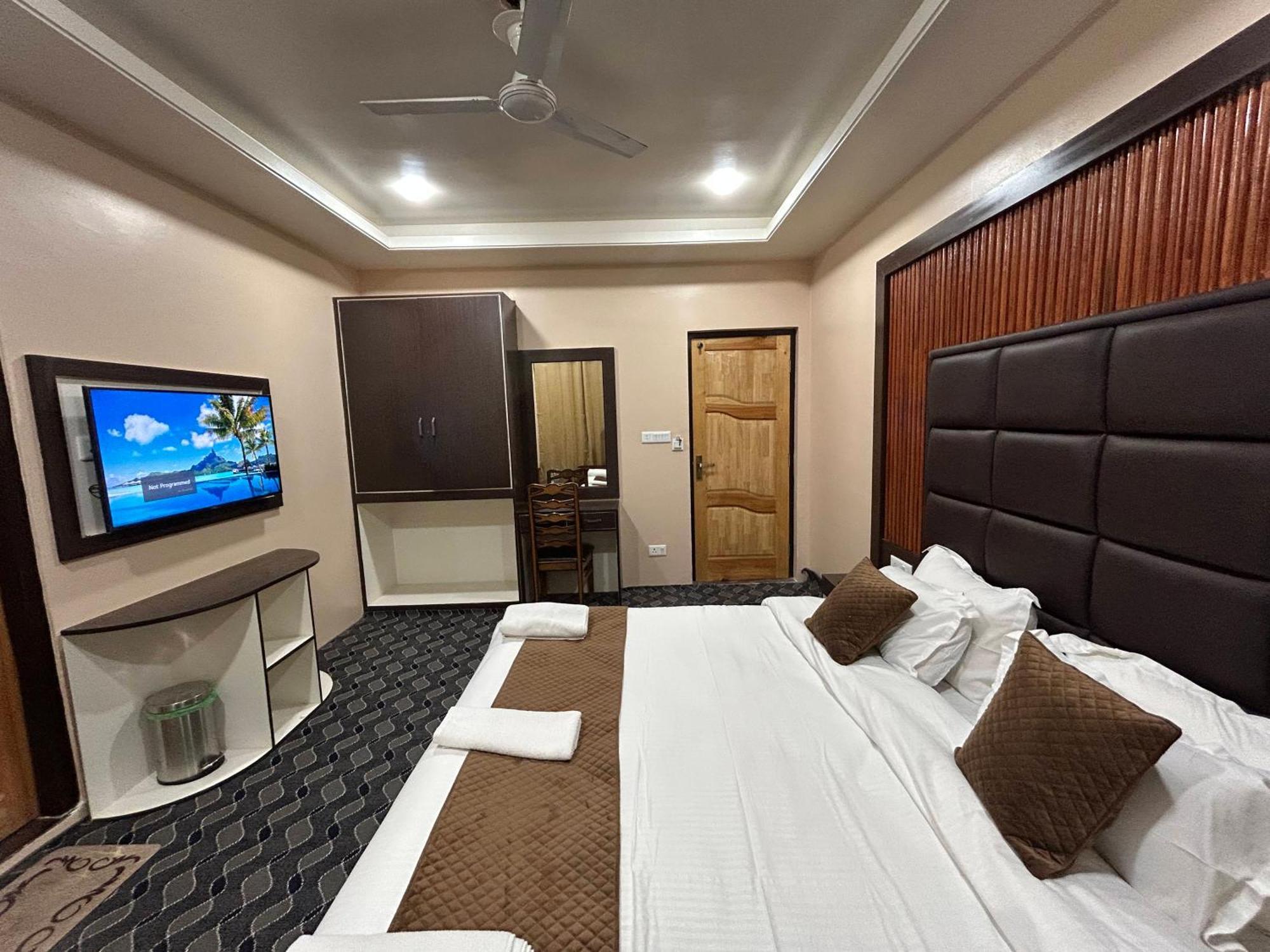 Fair Mount, Airport Road, Humhama Srinagar Hotel Стая снимка